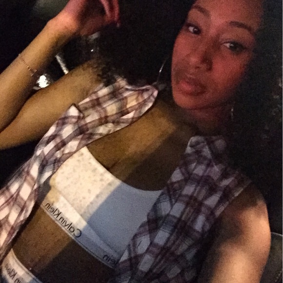 Sleeveless Plaid - Picture 3 of 3